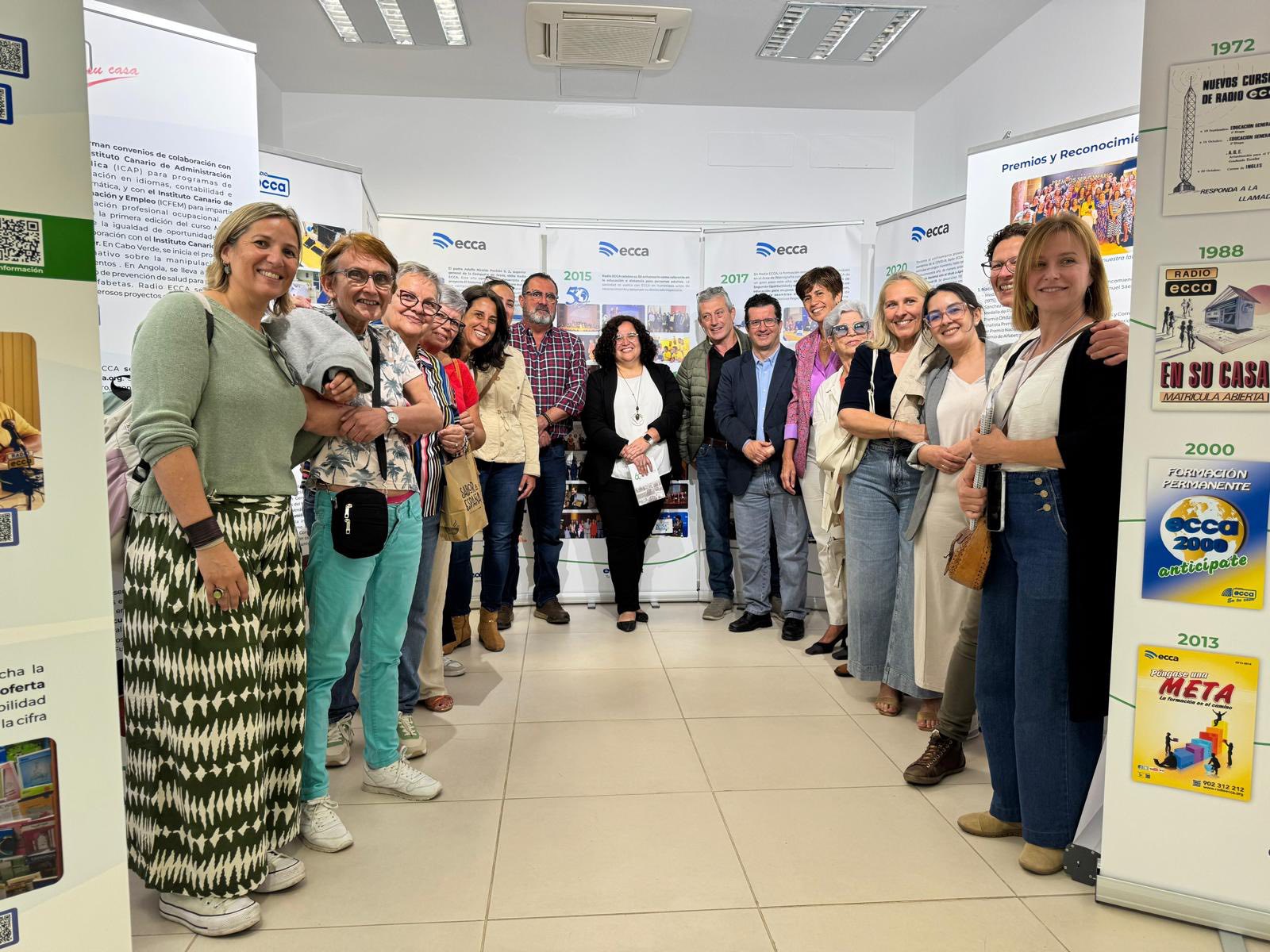 Juan Jesús Facundo acompaña la inauguración de la exposición por los 60 años de ECCA en Arucas